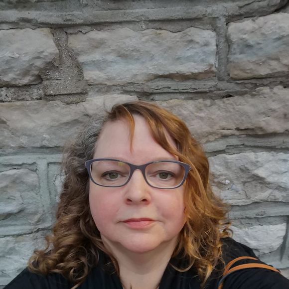 Meet your Posher, Tracy - Picture 1 of 1